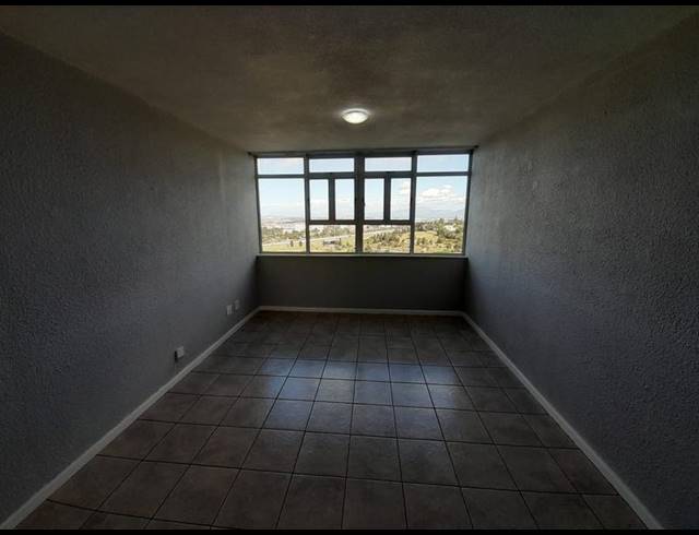 1 BEDROOM PROPERTY TO RENT IN LOEVENSTEIN